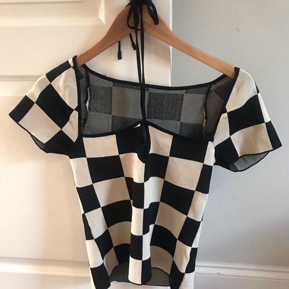 Pixie Market Black and White Key-Hole Top✨🥰 - Picture 3 of 4